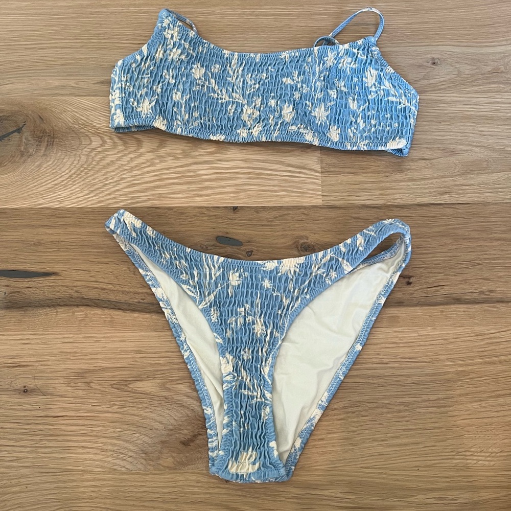 Blue floral triangl bathing suit